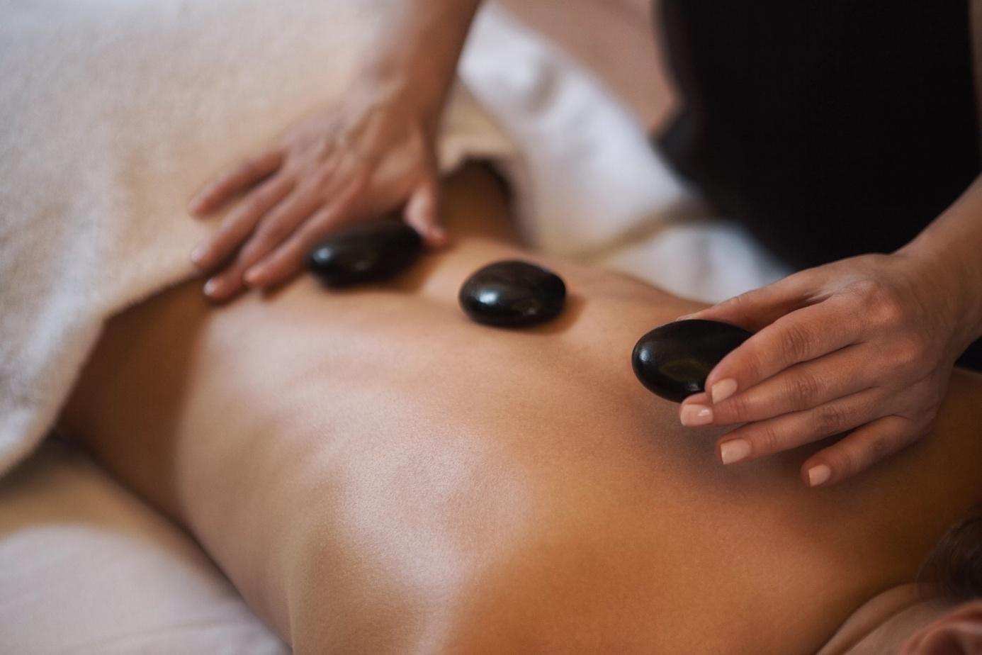 hotstone massage behandeling in Alken